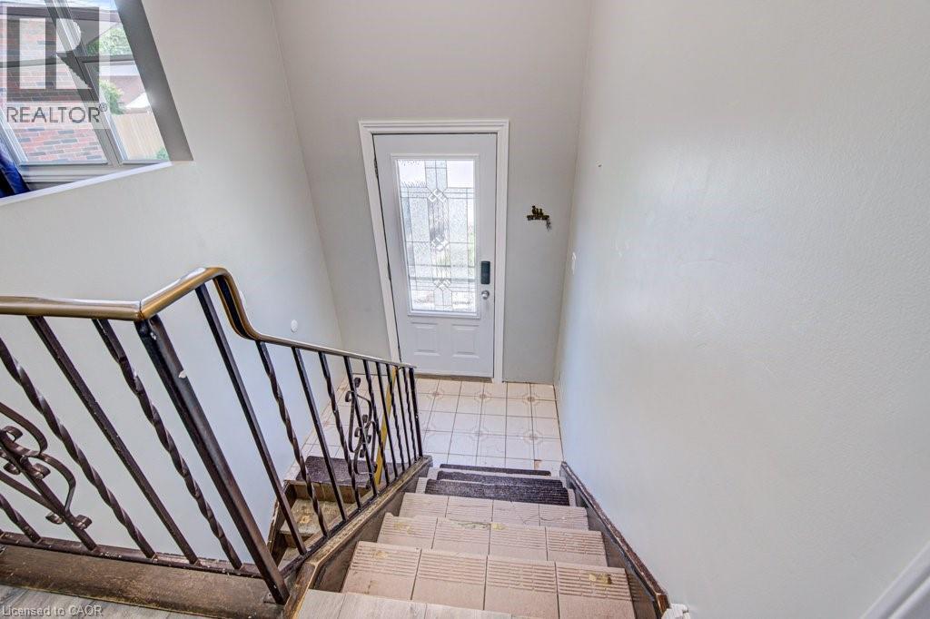 14 Krafty Court, Hamilton, Ontario  L9C 6R7 - Photo 5 - 40841316