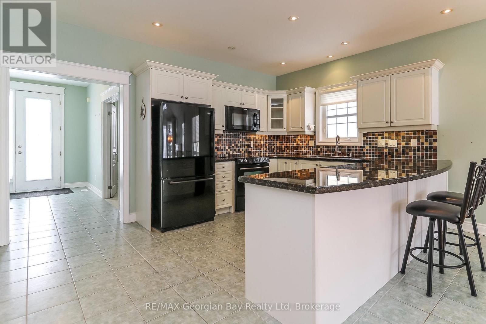 210 Wycliffe Cove, Tay, Ontario  L0K 2A0 - Photo 13 - S13484998