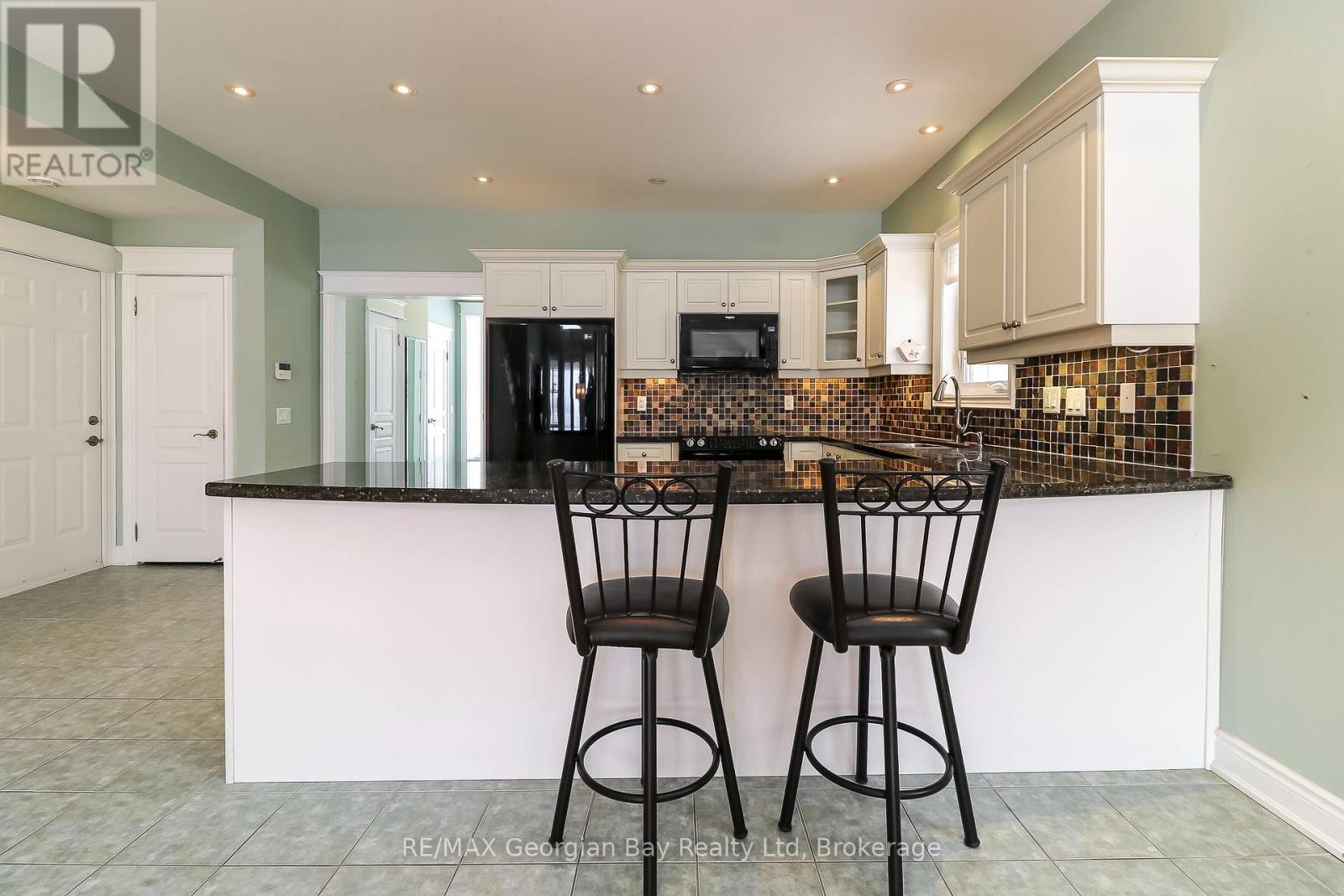 210 Wycliffe Cove, Tay, Ontario  L0K 2A0 - Photo 14 - S13484998