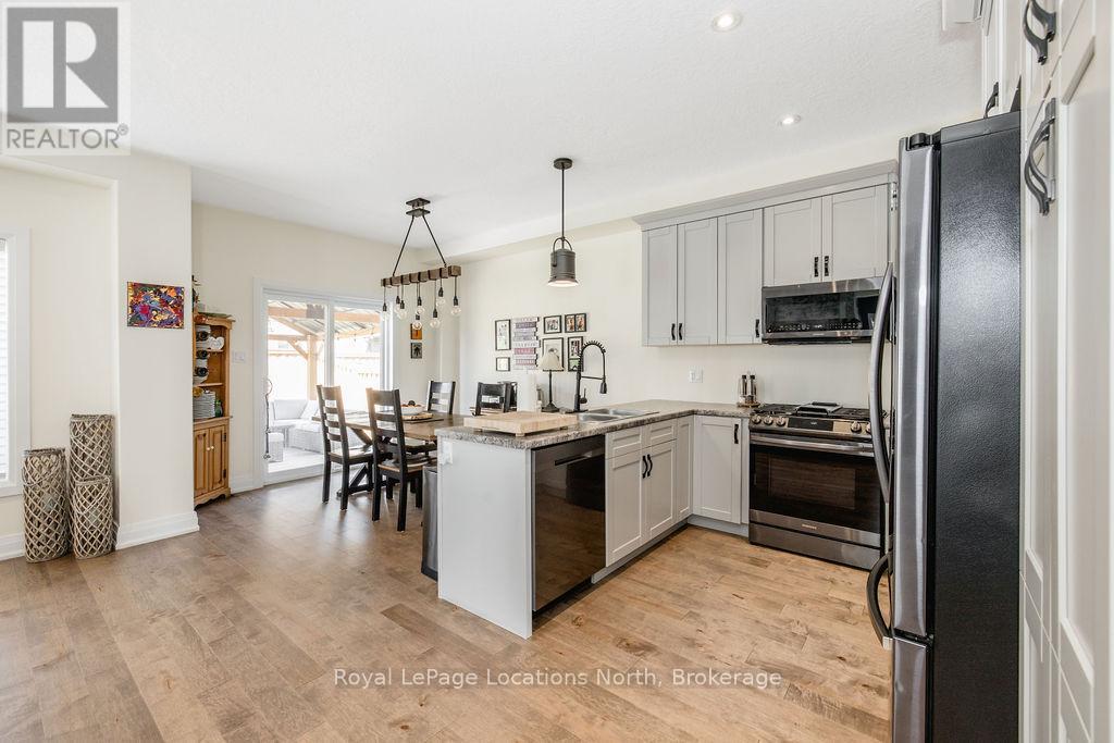 18 Bassett Street, Collingwood, Ontario  L9Y 3B7 - Photo 11 - S13485048