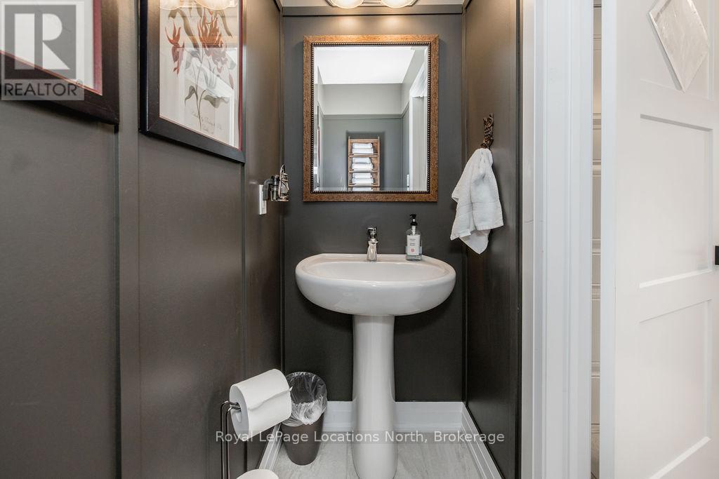18 Bassett Street, Collingwood, Ontario  L9Y 3B7 - Photo 8 - S13485048
