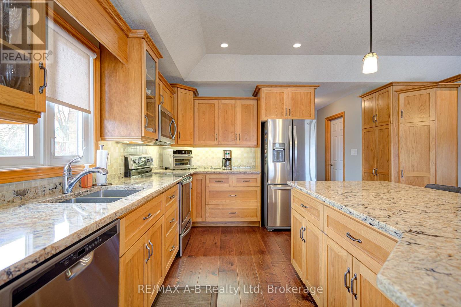 194 Station Road, Perth South, Ontario  N0K 1X0 - Photo 10 - X13485010