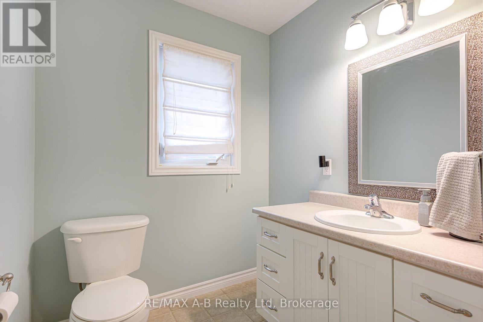 194 Station Road, Perth South, Ontario  N0K 1X0 - Photo 24 - X13485010