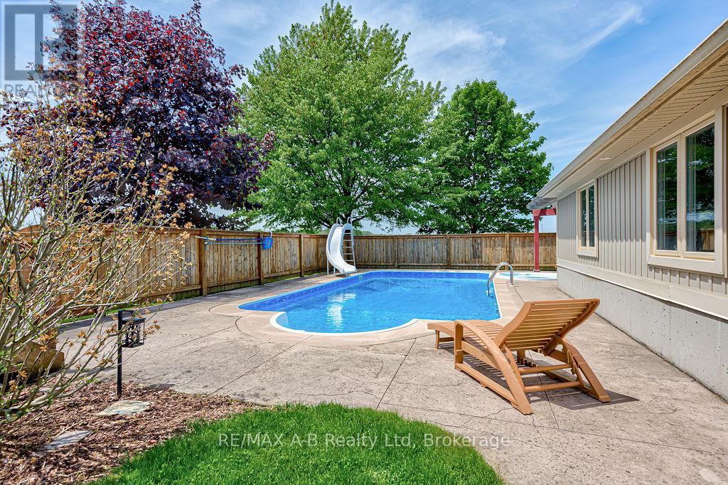 194 Station Road, Perth South, Ontario  N0K 1X0 - Photo 35 - X13485010