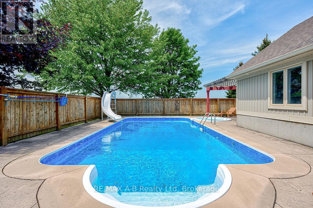 194 Station Road, Perth South, Ontario  N0K 1X0 - Photo 36 - X13485010