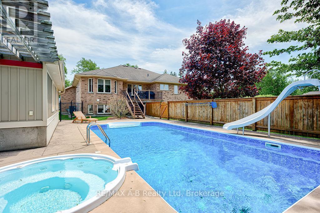 194 Station Road, Perth South, Ontario  N0K 1X0 - Photo 40 - X13485010