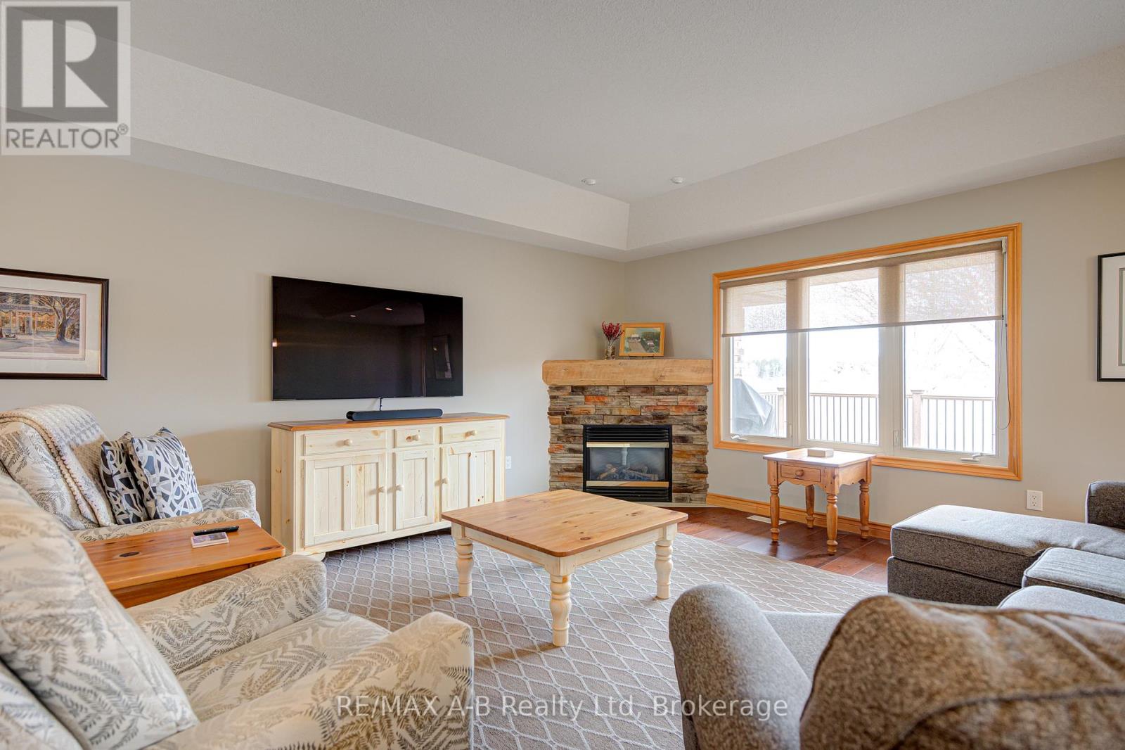 194 Station Road, Perth South, Ontario  N0K 1X0 - Photo 7 - X13485010
