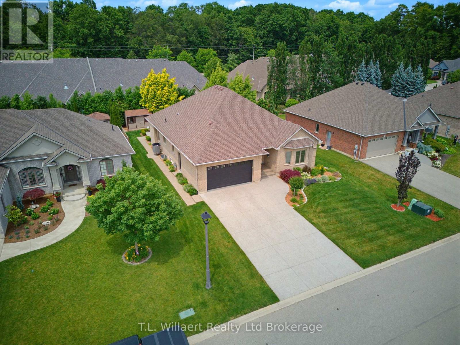 50 Wood Haven Drive, Tillsonburg, Ontario  N4G 0A5 - Photo 2 - X13485490