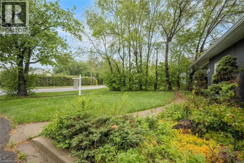 16 Woodward Avenue, Brampton, Ontario  L6V 1K1 - Photo 3 - 40842090