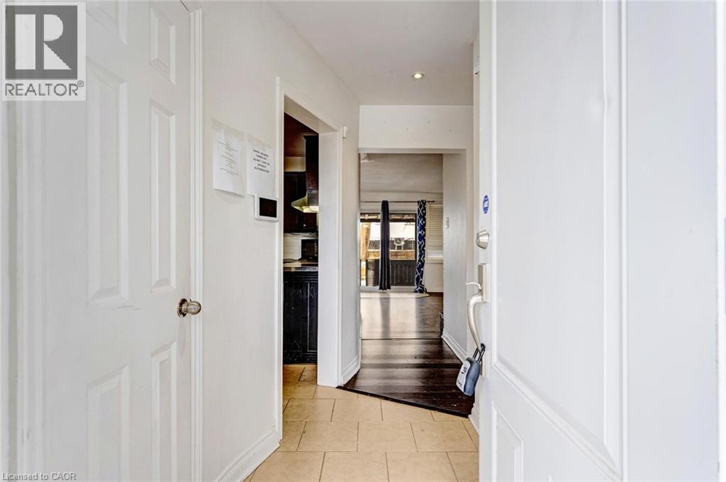 16 Woodward Avenue, Brampton, Ontario  L6V 1K1 - Photo 6 - 40842090