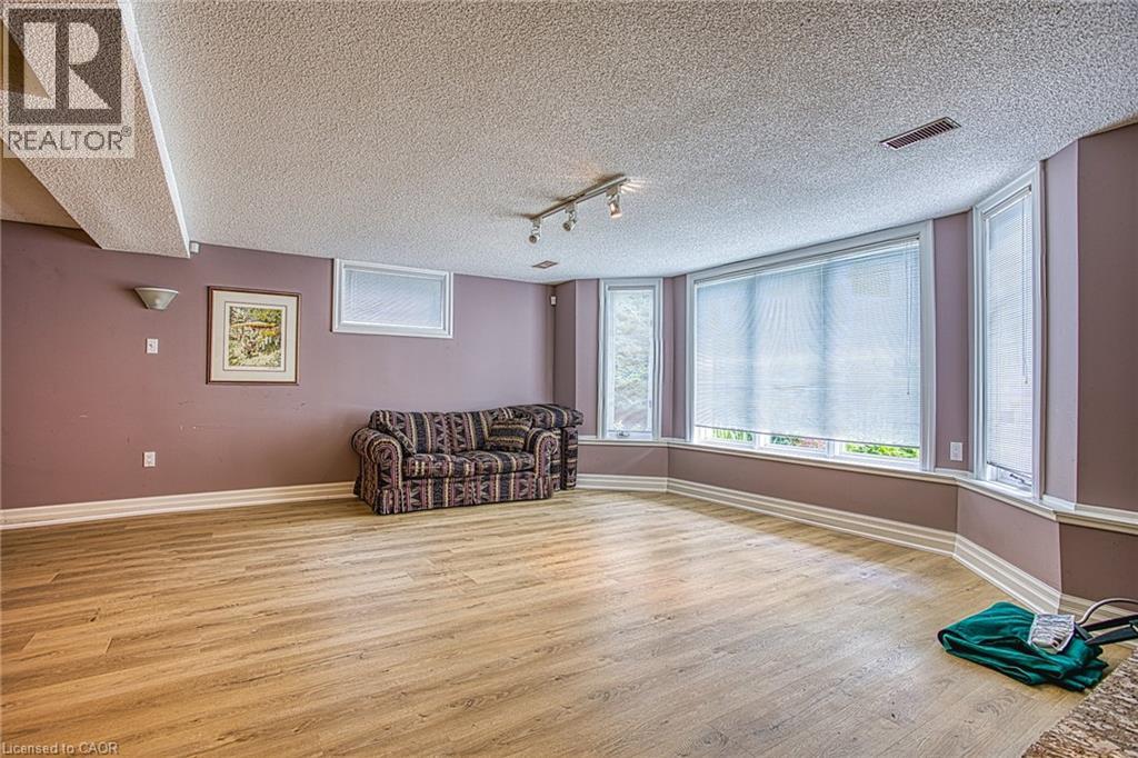 22 Burt Court, Stoney Creek, Ontario  L8G 3H4 - Photo 33 - 40842085