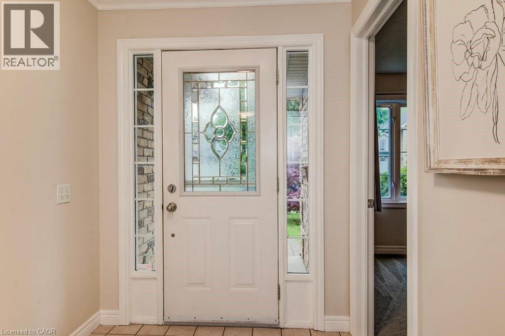 670 Salzburg Drive, Waterloo, Ontario  N2V 2N8 - Photo 4 - 40841876
