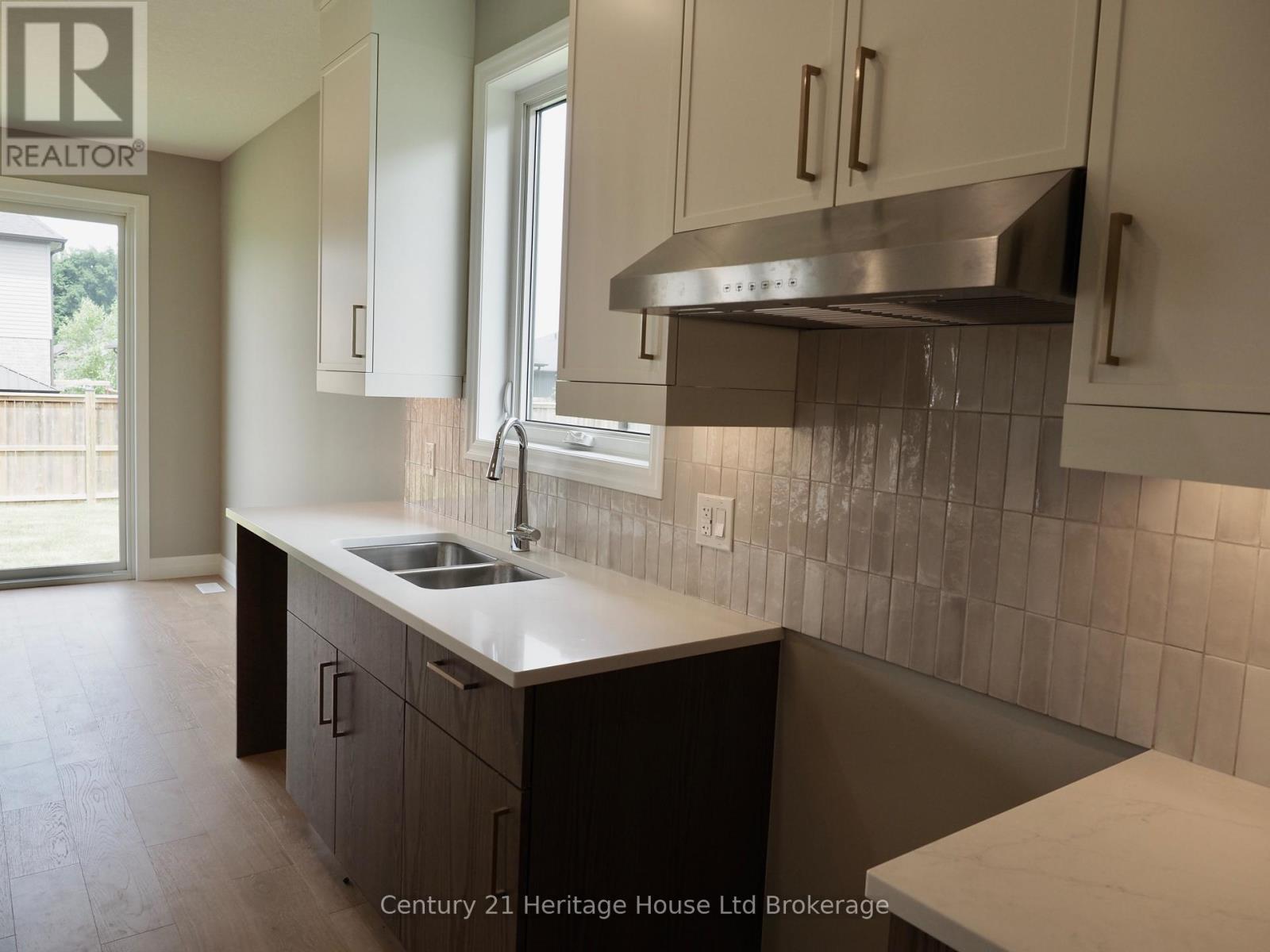 28 Sycamore Drive, Tillsonburg, Ontario  N4G 5R9 - Photo 16 - X13485520