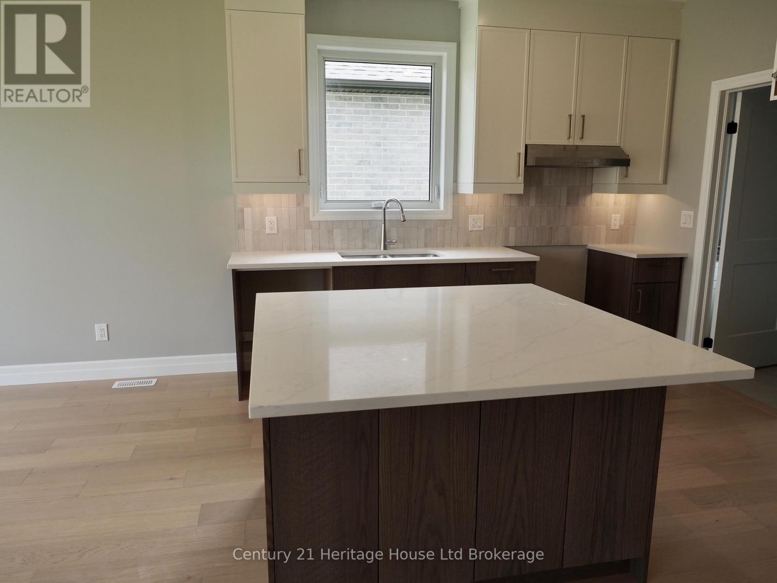 28 Sycamore Drive, Tillsonburg, Ontario  N4G 5R9 - Photo 17 - X13485520