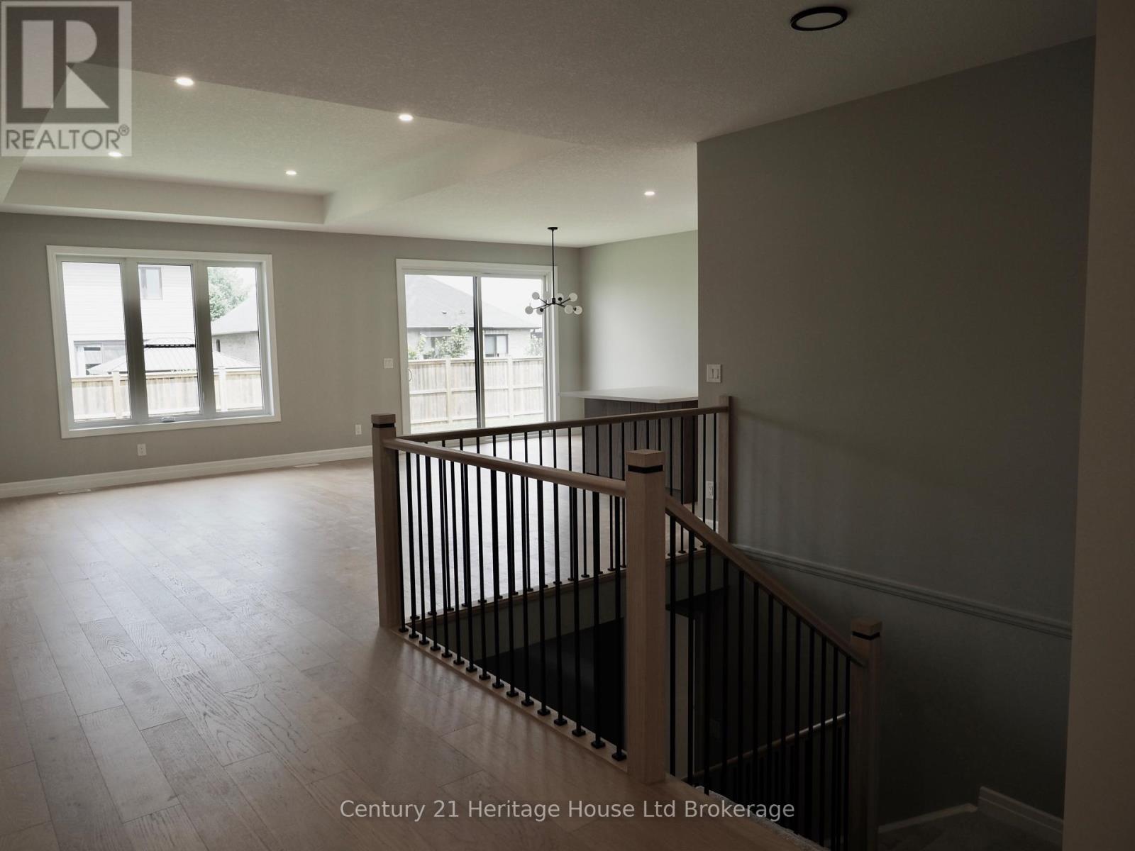 28 Sycamore Drive, Tillsonburg, Ontario  N4G 5R9 - Photo 6 - X13485520