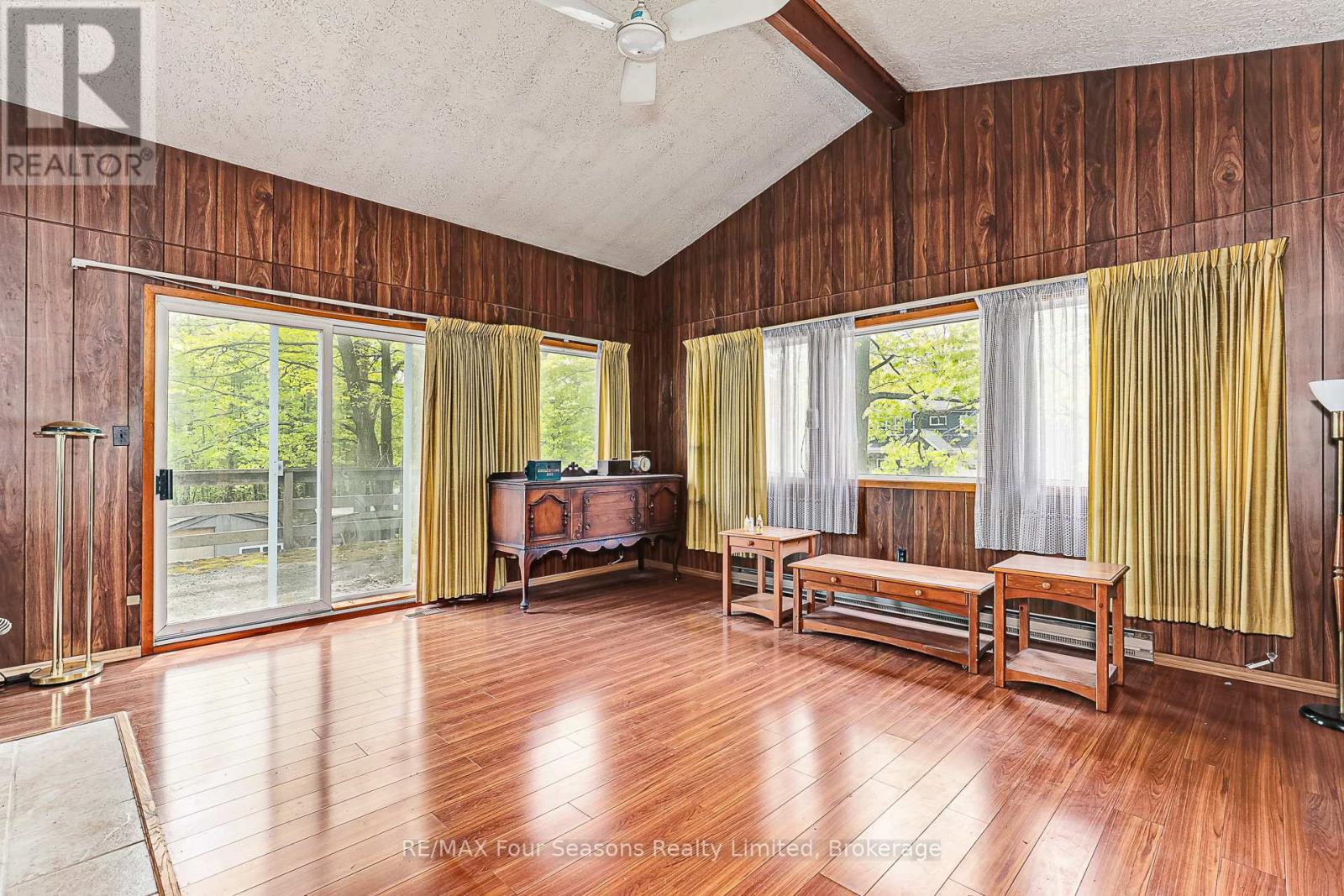 828 Oxbow Park Drive, Wasaga Beach, Ontario  L9Z 2V1 - Photo 3 - S13485816