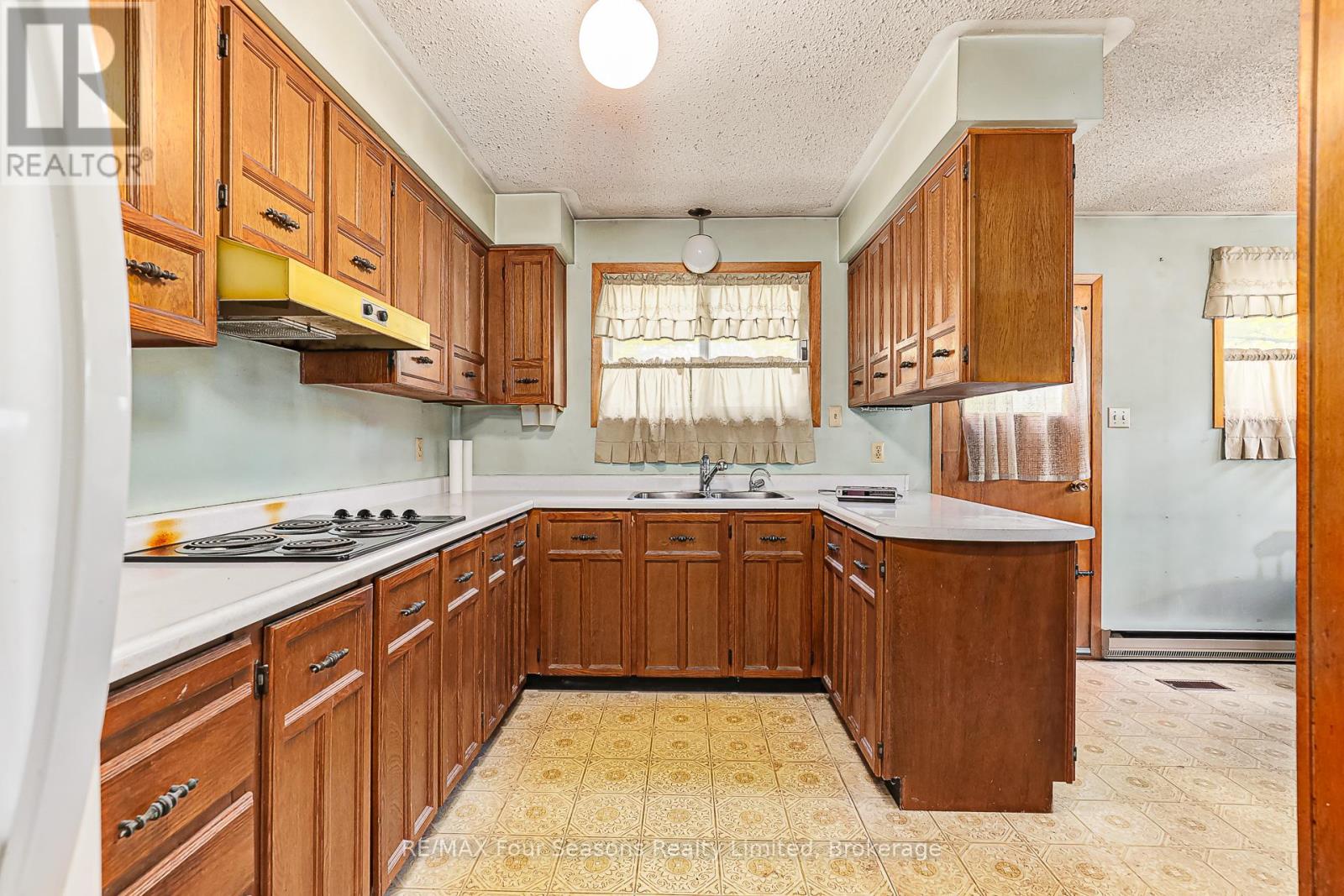 828 Oxbow Park Drive, Wasaga Beach, Ontario  L9Z 2V1 - Photo 8 - S13485816