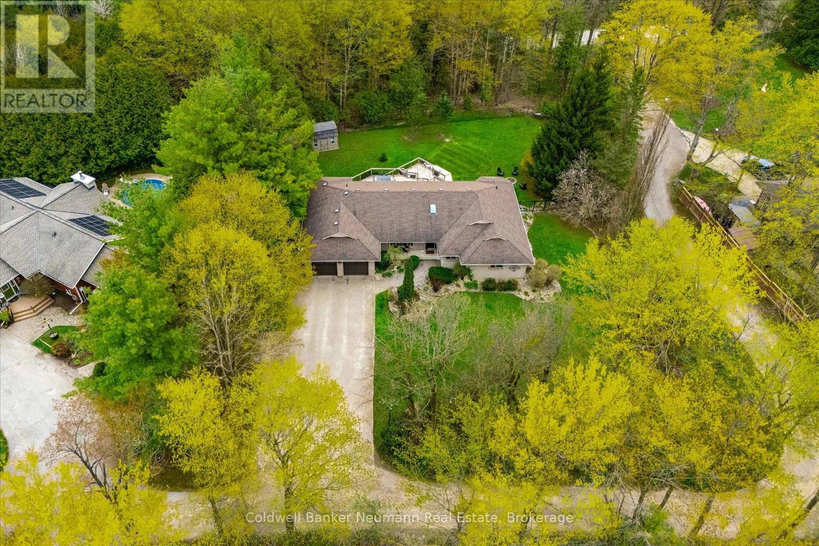 25 Riverview Drive, Centre Wellington, Ontario  N0B 1S0 - Photo 2 - X13485714
