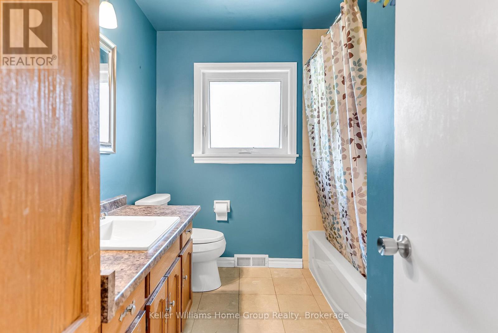 58 Reyburn Avenue, Kitchener, Ontario  N2C 2B2 - Photo 23 - X13485786