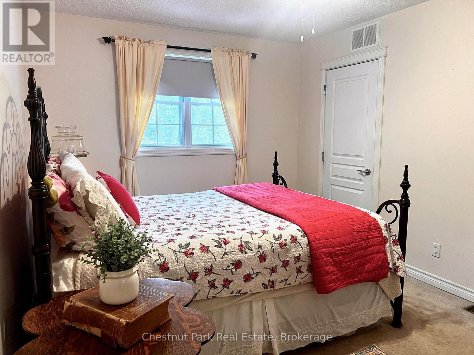 135 Christopher Avenue, Wasaga Beach, Ontario  L9Z 1S4 - Photo 15 - S13486012