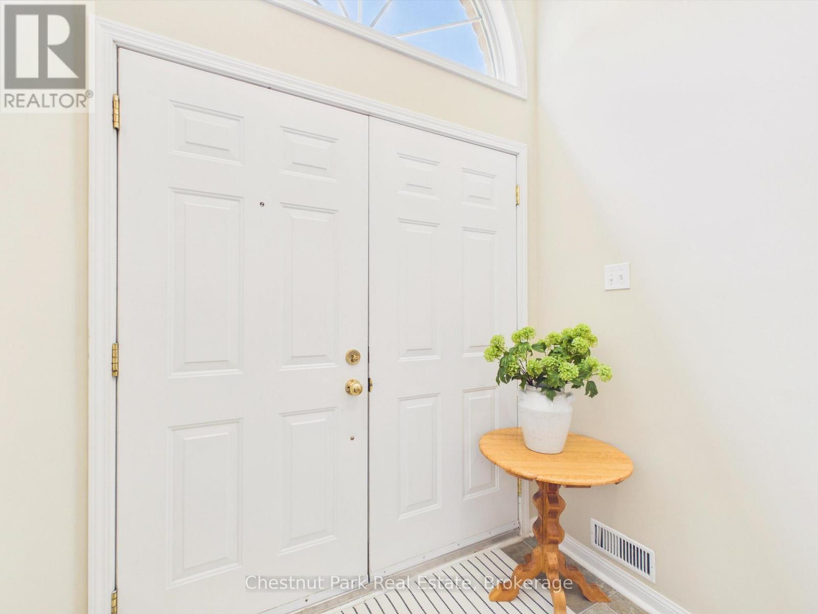 525 Lorne Street, Gravenhurst, Ontario  P1P 1N1 - Photo 3 - X13486014