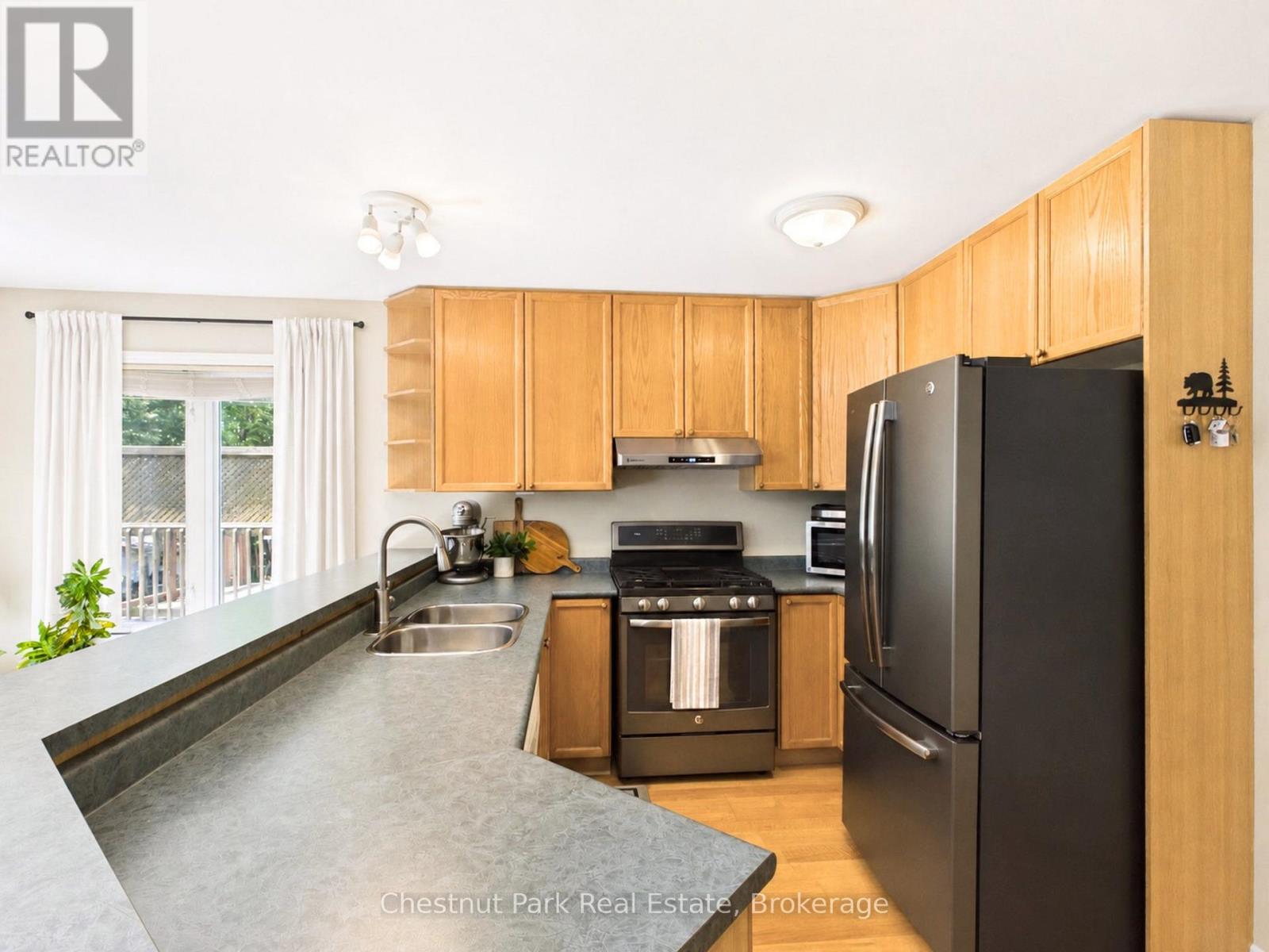 525 Lorne Street, Gravenhurst, Ontario  P1P 1N1 - Photo 8 - X13486014
