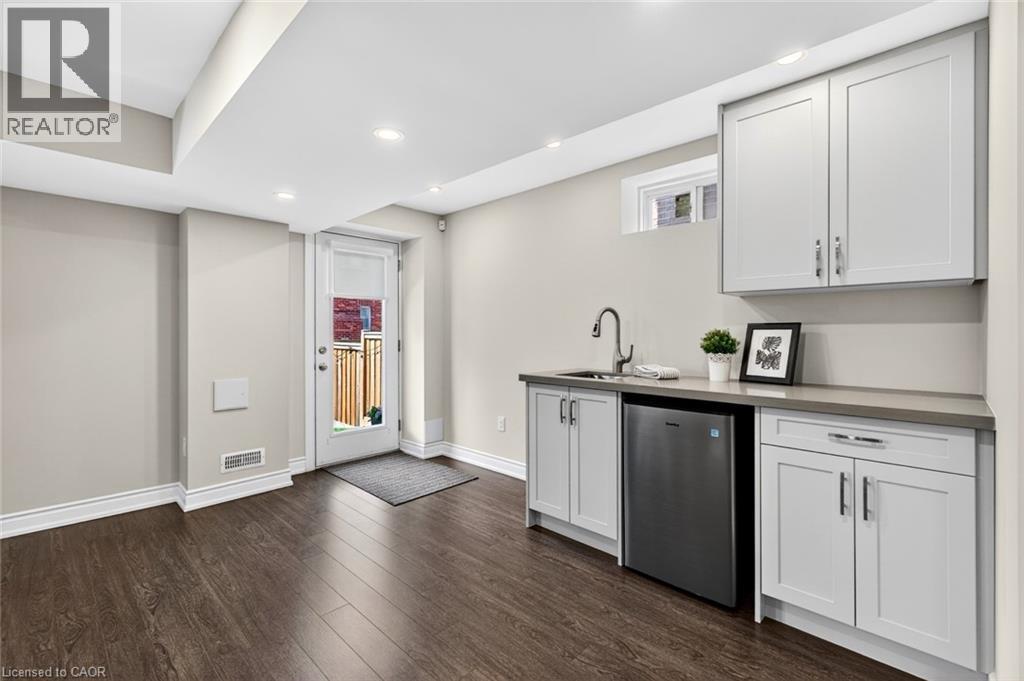 225 Skinner Road, Waterdown, Ontario  L8B 1X2 - Photo 39 - 40842858