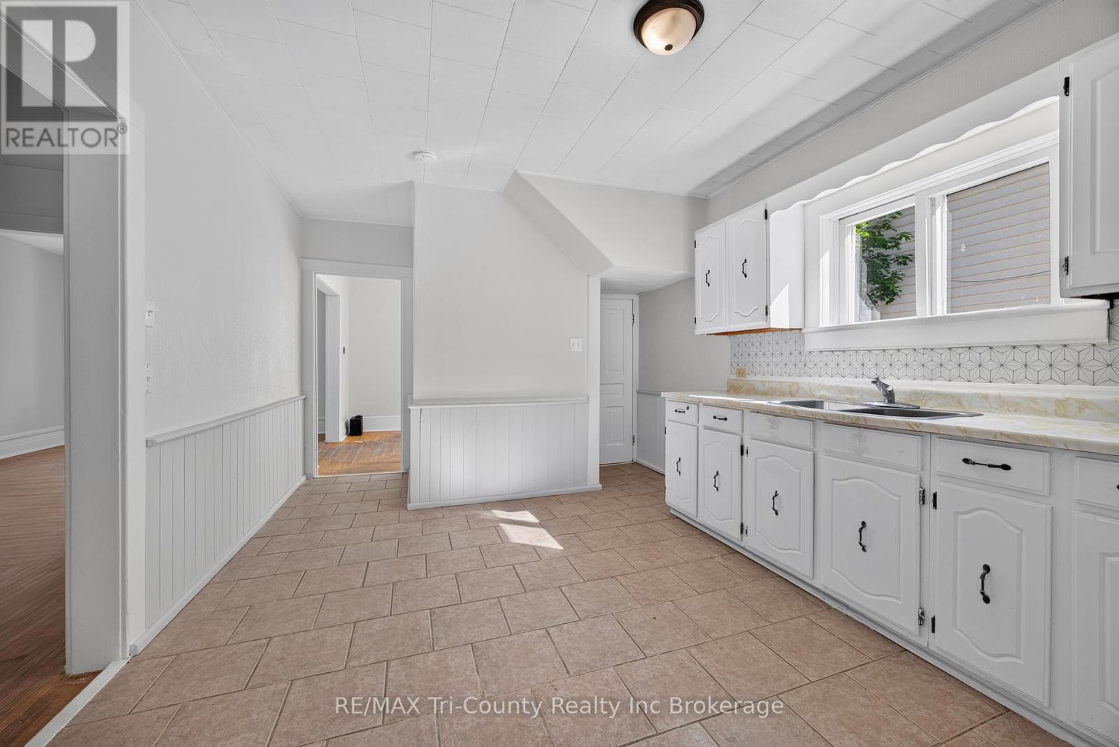 61 Brock Street E, Tillsonburg, Ontario  N4G 1Z7 - Photo 12 - X13486414
