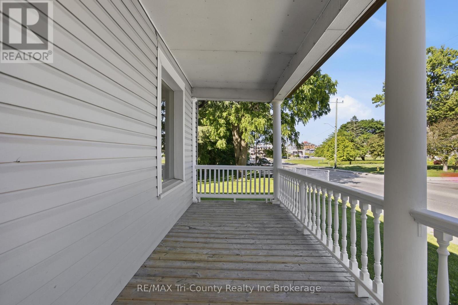 61 Brock Street E, Tillsonburg, Ontario  N4G 1Z7 - Photo 2 - X13486414