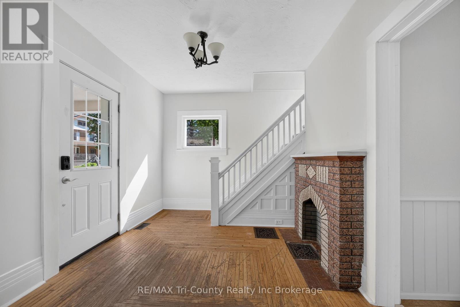 61 Brock Street E, Tillsonburg, Ontario  N4G 1Z7 - Photo 6 - X13486414