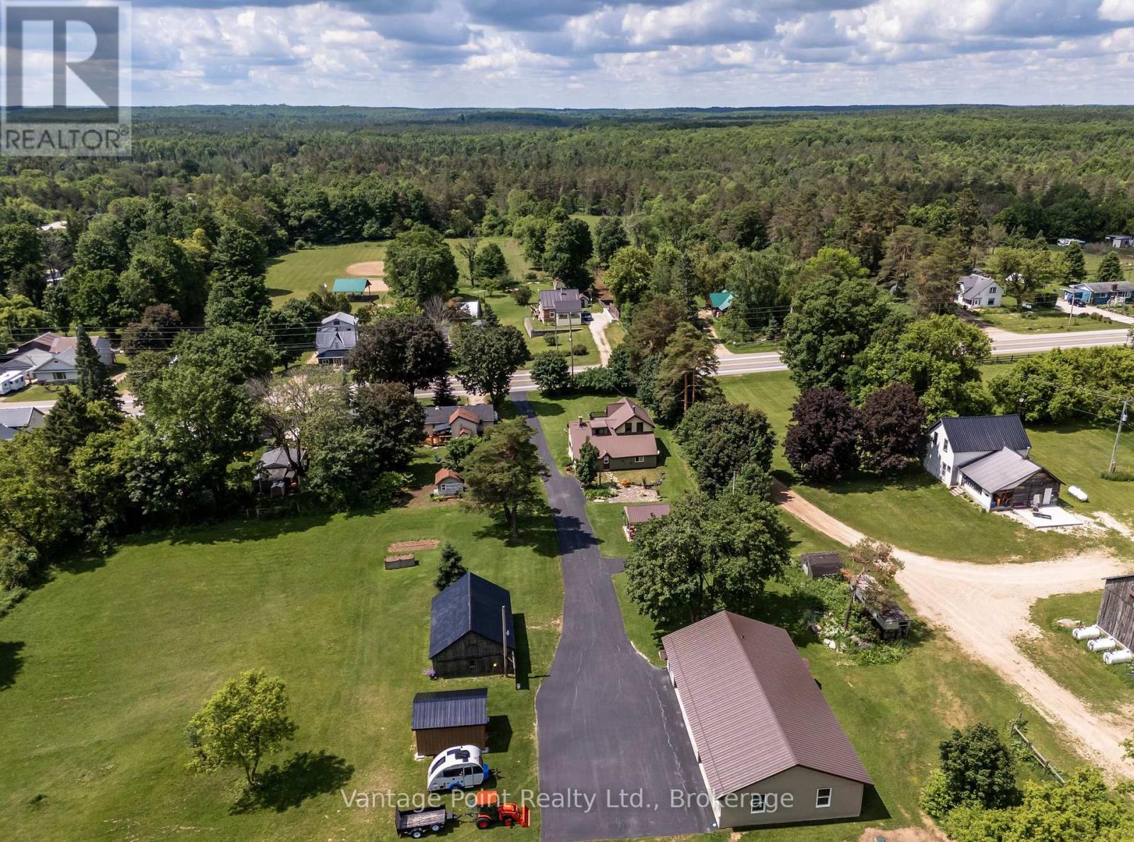 776227 10 Highway, Chatsworth, Ontario  N0H 1C0 - Photo 2 - X13486456