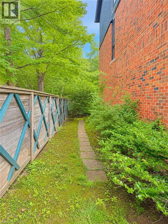 1983 Main Street W Unit# 15, Hamilton, Ontario  L8S 4R3 - Photo 36 - 40842601