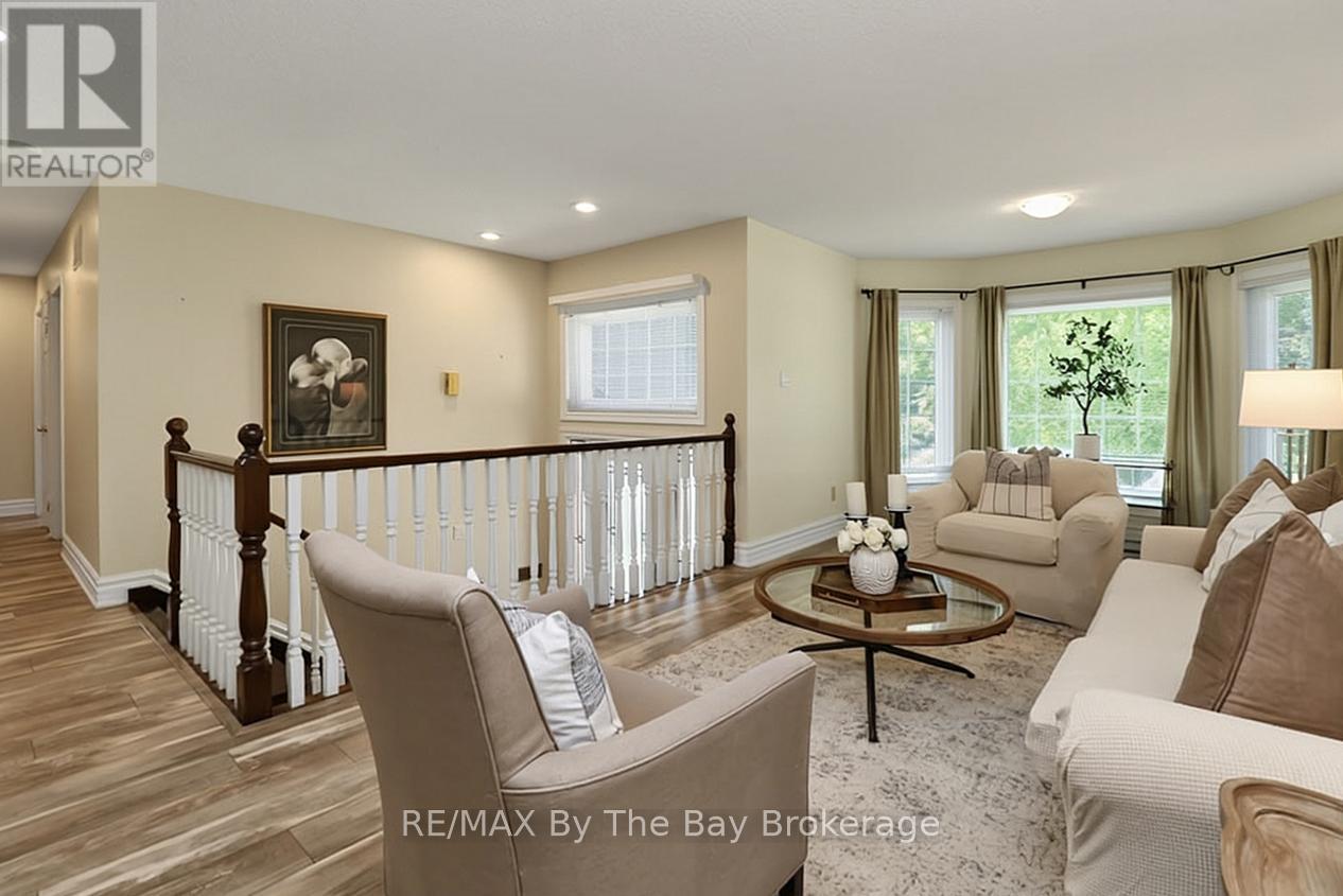54 Fairway Crescent, Wasaga Beach, Ontario  L9Z 1B8 - Photo 11 - S13486598