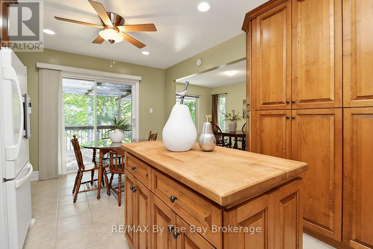 54 Fairway Crescent, Wasaga Beach, Ontario  L9Z 1B8 - Photo 14 - S13486598
