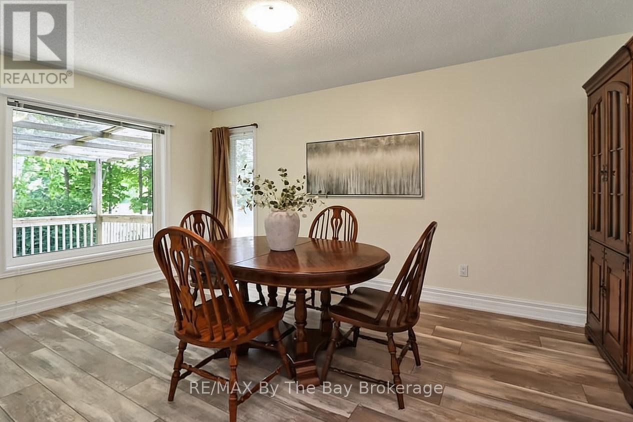 54 Fairway Crescent, Wasaga Beach, Ontario  L9Z 1B8 - Photo 17 - S13486598