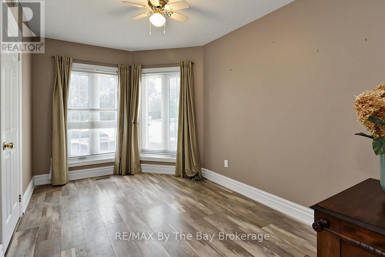 54 Fairway Crescent, Wasaga Beach, Ontario  L9Z 1B8 - Photo 21 - S13486598