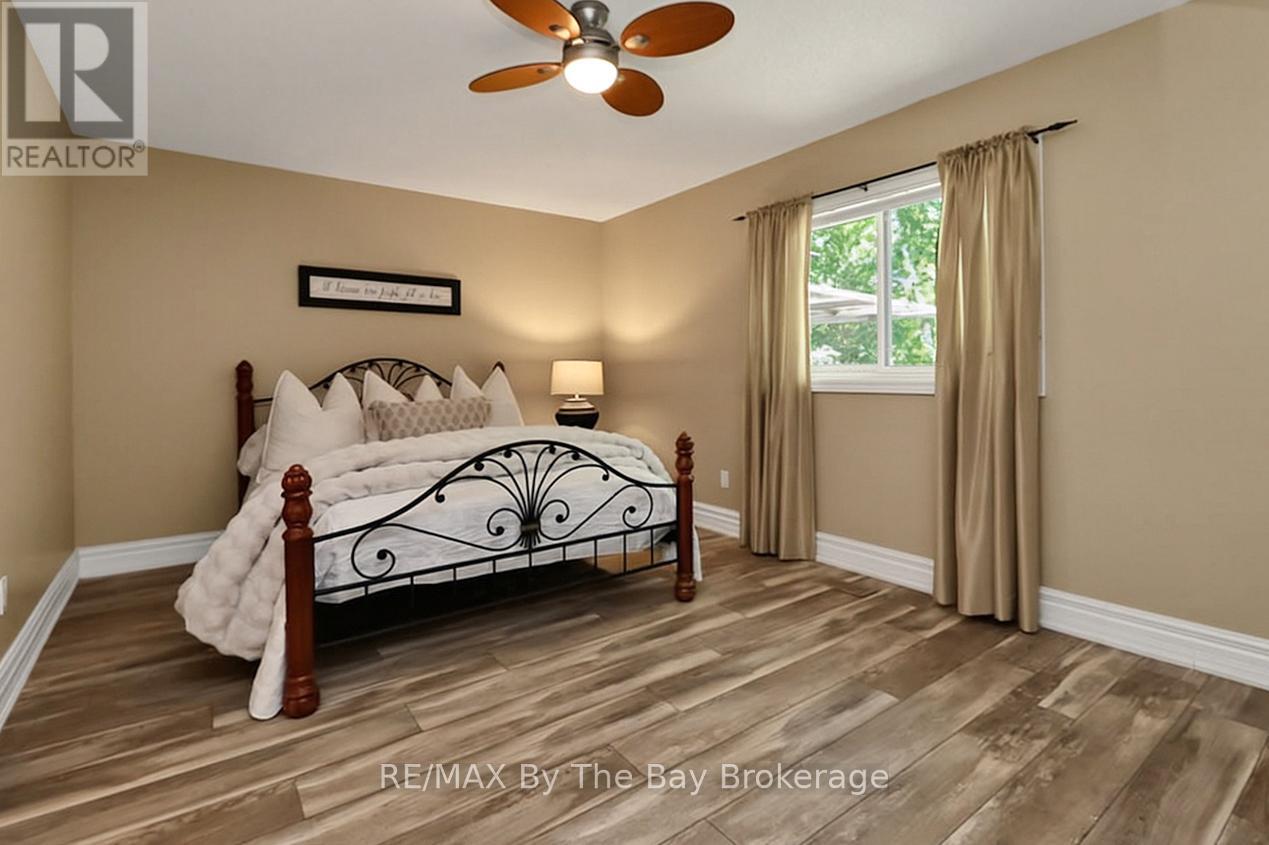 54 Fairway Crescent, Wasaga Beach, Ontario  L9Z 1B8 - Photo 25 - S13486598