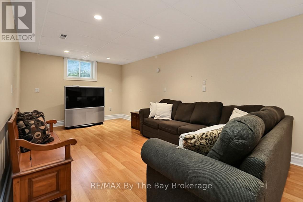 54 Fairway Crescent, Wasaga Beach, Ontario  L9Z 1B8 - Photo 35 - S13486598