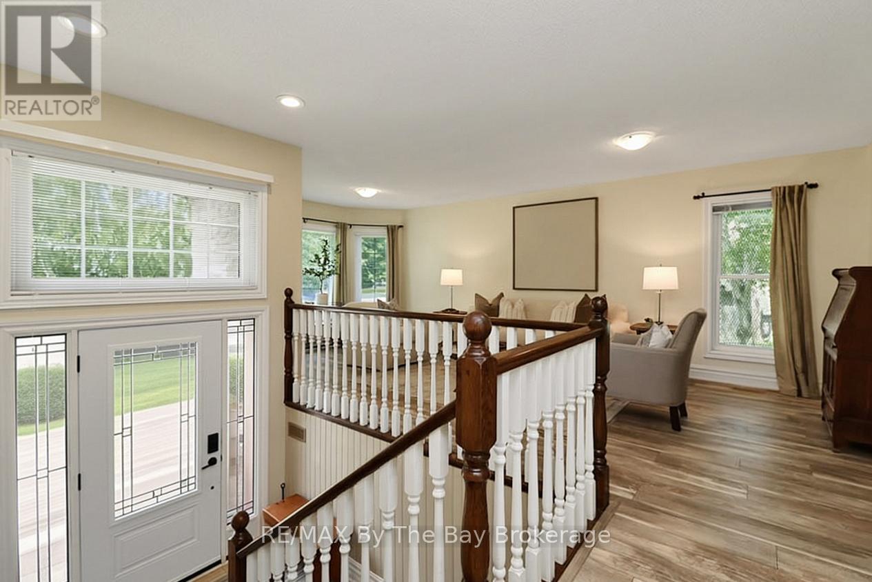 54 Fairway Crescent, Wasaga Beach, Ontario  L9Z 1B8 - Photo 6 - S13486598