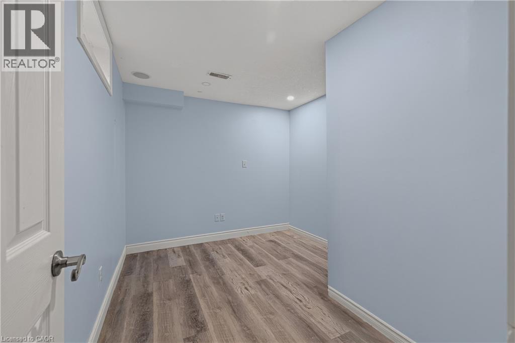 196 Max Becker Drive, Kitchener, Ontario  N2E 4G2 - Photo 24 - 40842320