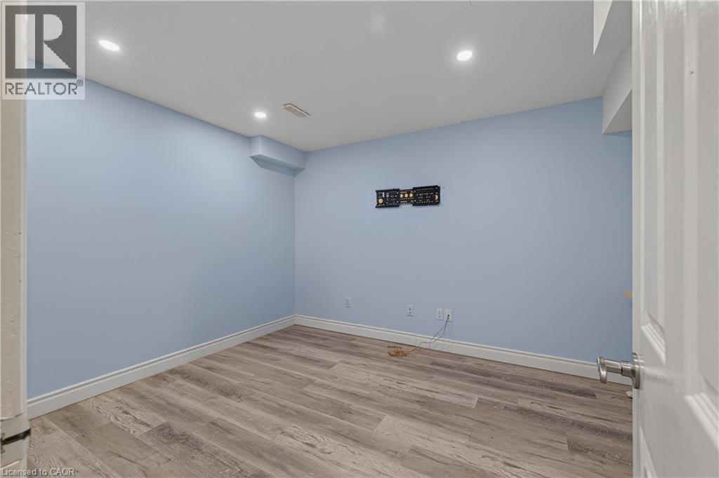 196 Max Becker Drive, Kitchener, Ontario  N2E 4G2 - Photo 25 - 40842320