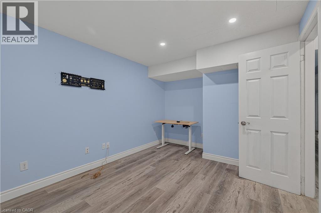 196 Max Becker Drive, Kitchener, Ontario  N2E 4G2 - Photo 26 - 40842320