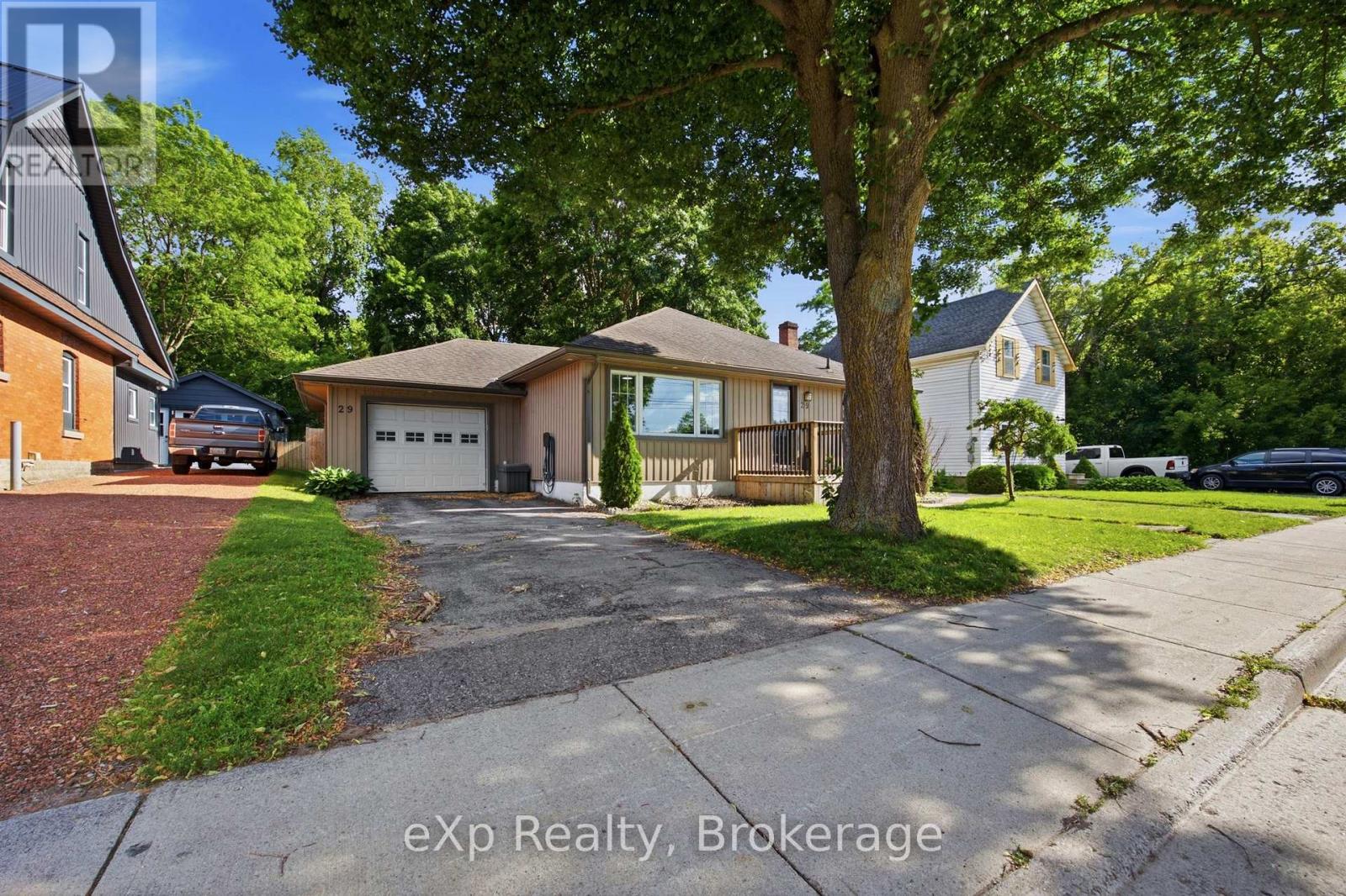 29 Concession Street E, Tillsonburg, Ontario  N4G 1N9 - Photo 3 - X13487138