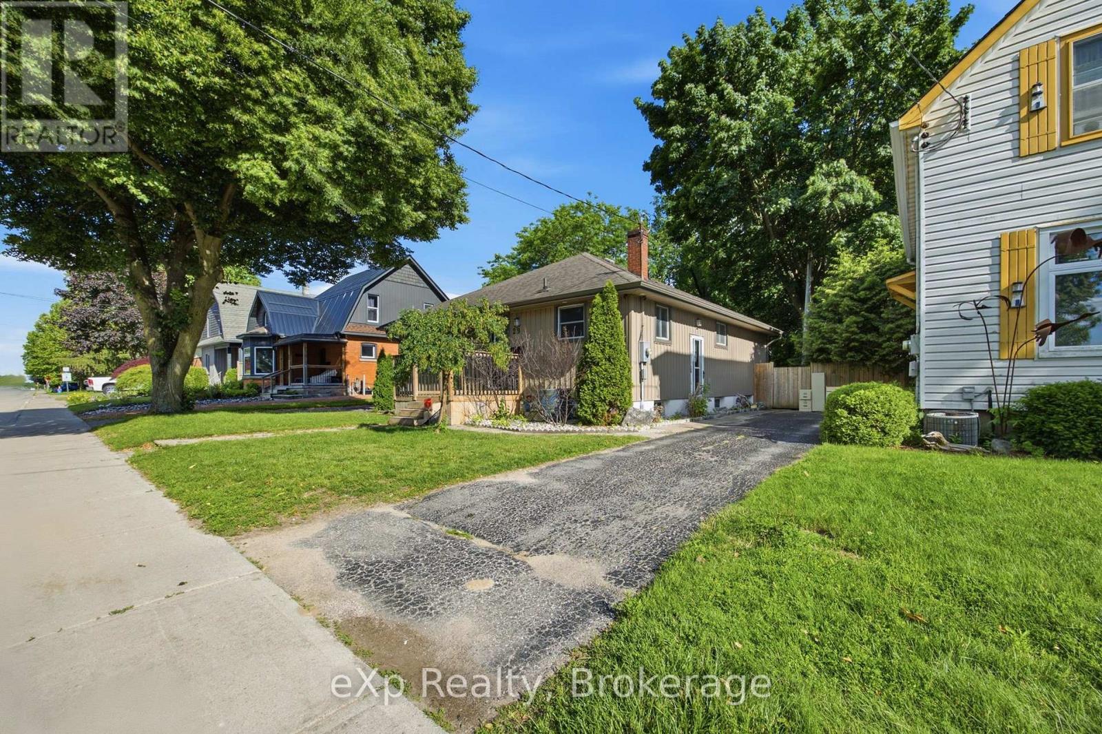 29 Concession Street E, Tillsonburg, Ontario  N4G 1N9 - Photo 4 - X13487138