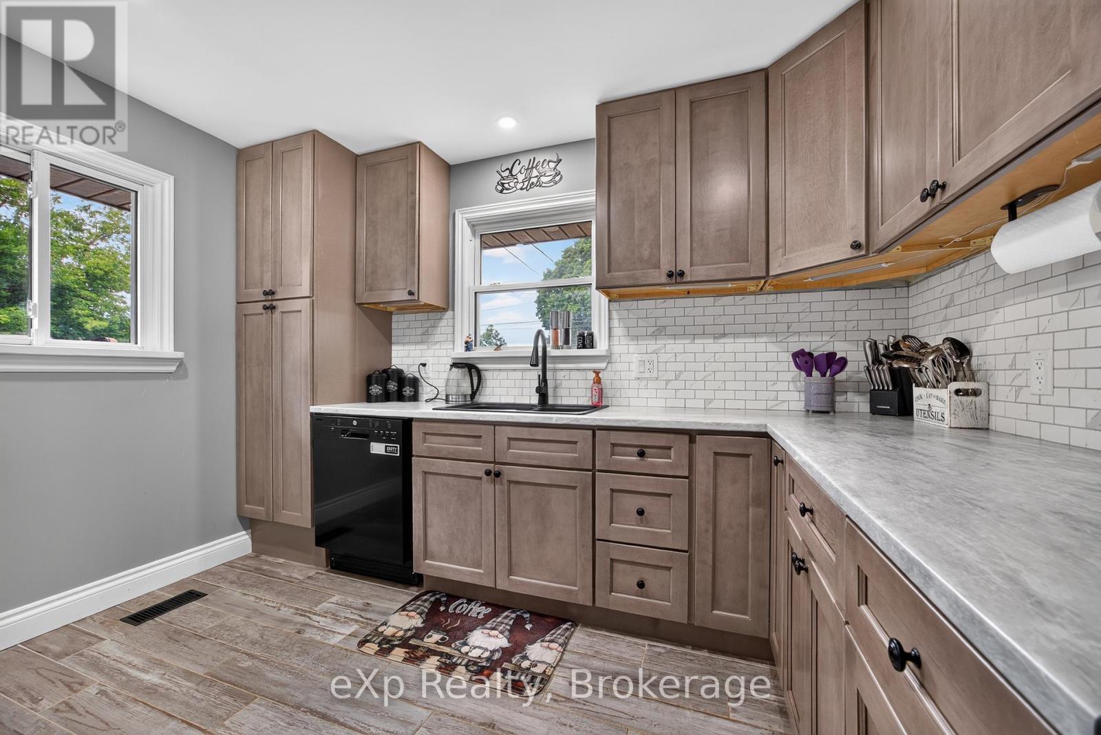 29 Concession Street E, Tillsonburg, Ontario  N4G 1N9 - Photo 6 - X13487138