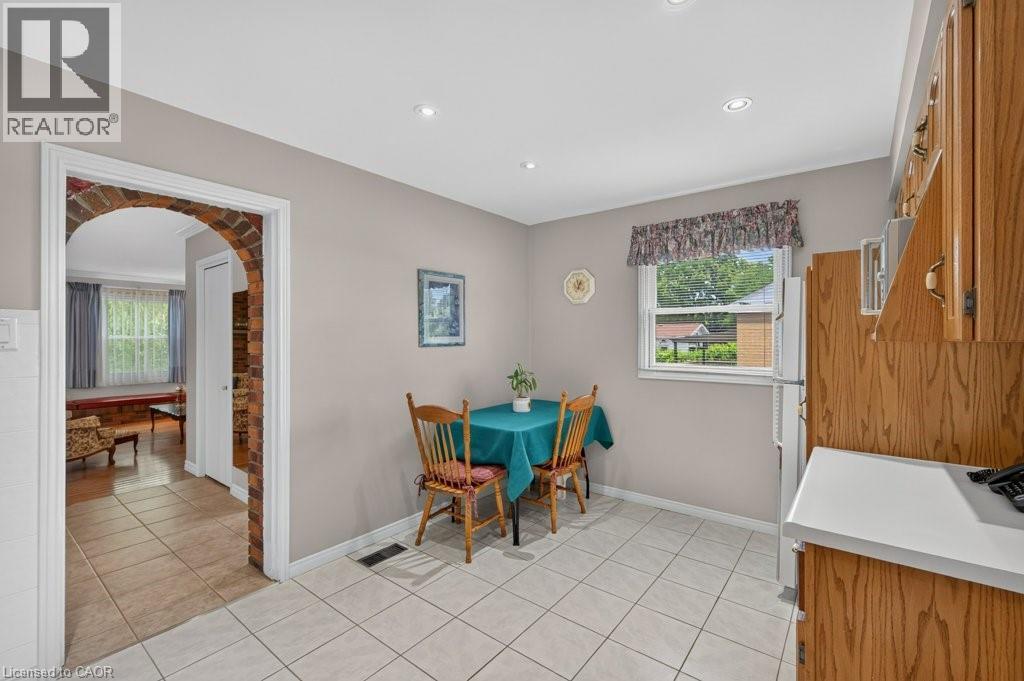476 East 37th Street, Hamilton, Ontario  L8V 4B9 - Photo 12 - 40837840