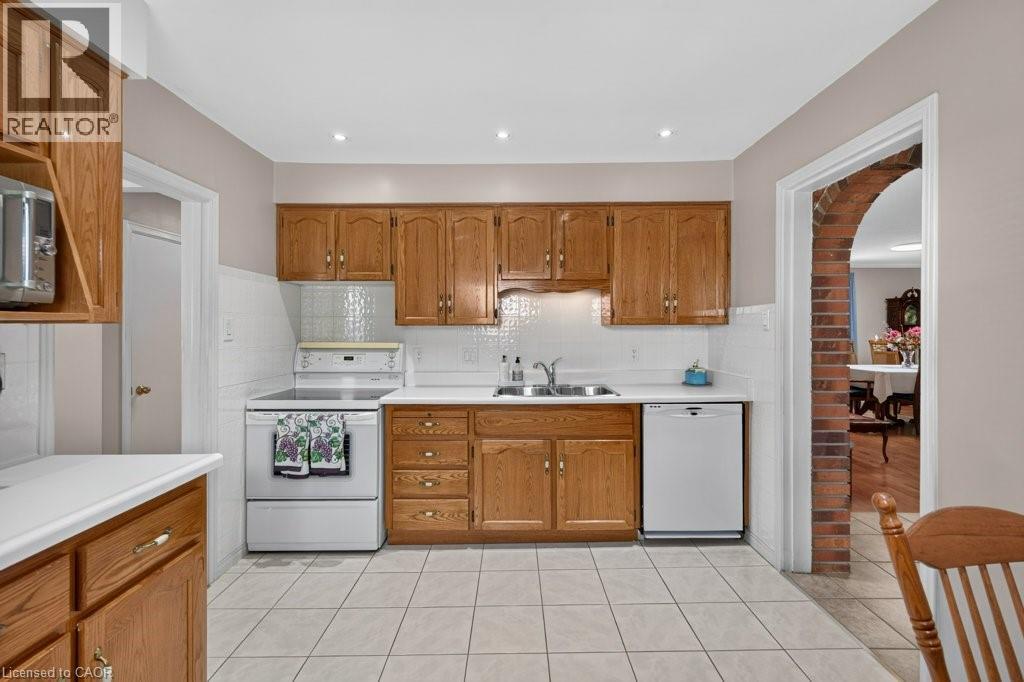 476 East 37th Street, Hamilton, Ontario  L8V 4B9 - Photo 13 - 40837840