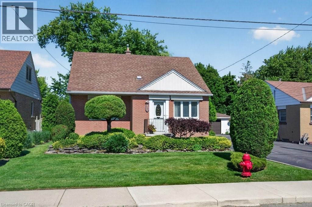 476 East 37th Street, Hamilton, Ontario  L8V 4B9 - Photo 2 - 40837840
