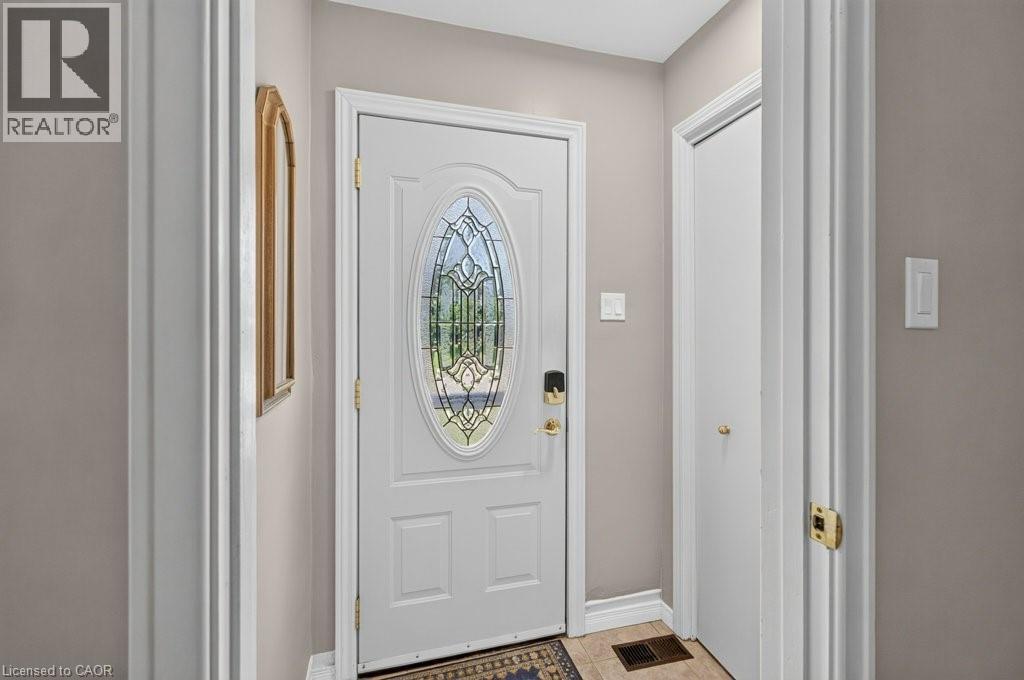 476 East 37th Street, Hamilton, Ontario  L8V 4B9 - Photo 5 - 40837840