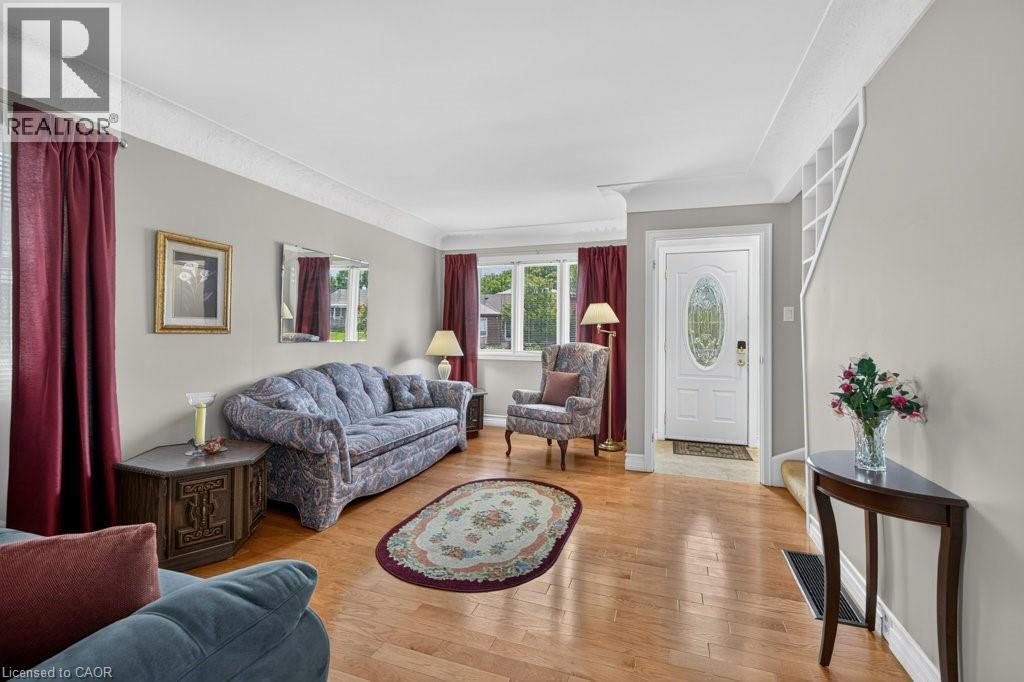 476 East 37th Street, Hamilton, Ontario  L8V 4B9 - Photo 6 - 40837840